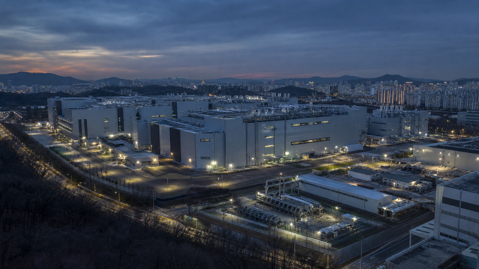 South Korea Widens Chip Strategy Beyond Samsung and SK Hynix With KRW5 Trillion Ecosystem Fund