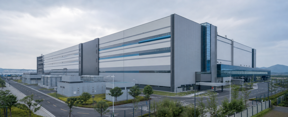 Kioxia Rules Out SK Hynix Manufacturing Tie-Up as AI-Era Memory Capex Rises